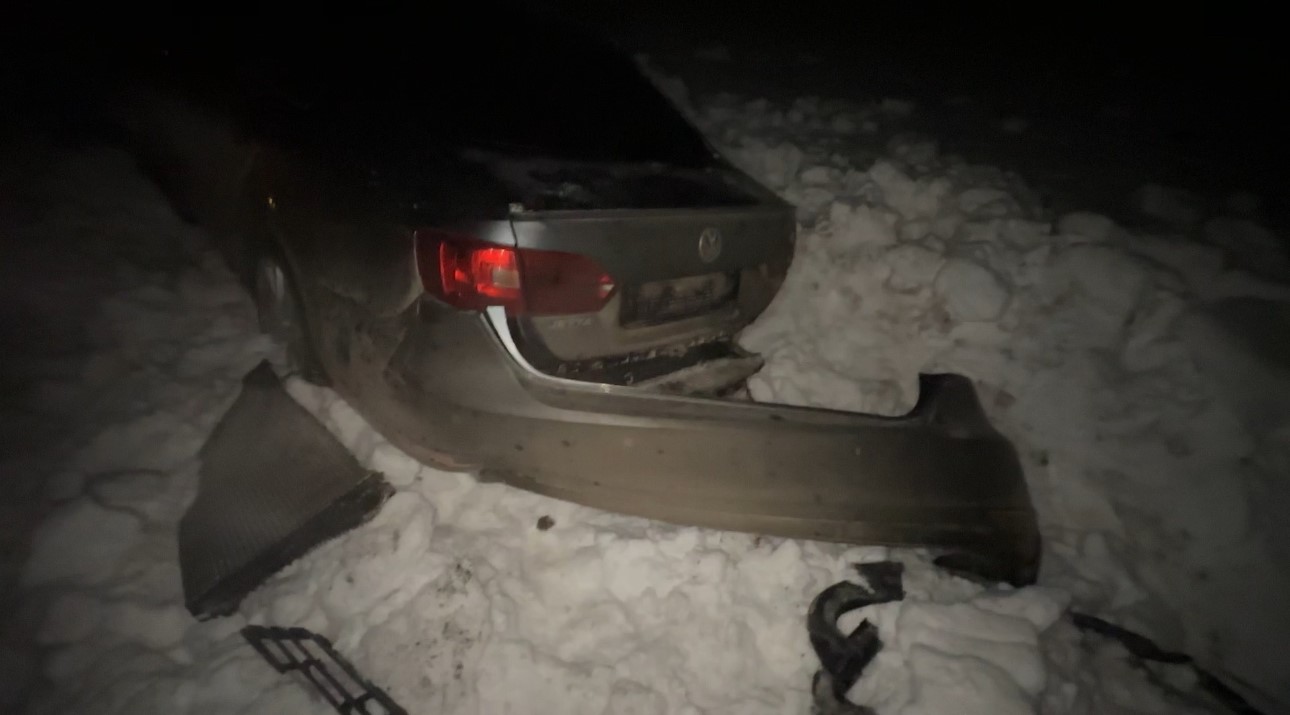 yuksekovada otomobil 30 metre savrularak kar yiginina saplandi 3 yarali 7 Yj6aAd6m