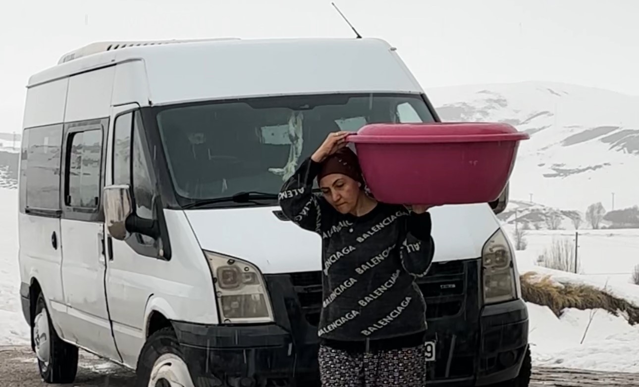 yuksekovada ramazan hazirligi 3 kiz kardesten tandir basinda tatli mesaisi 4 OvtW97S8