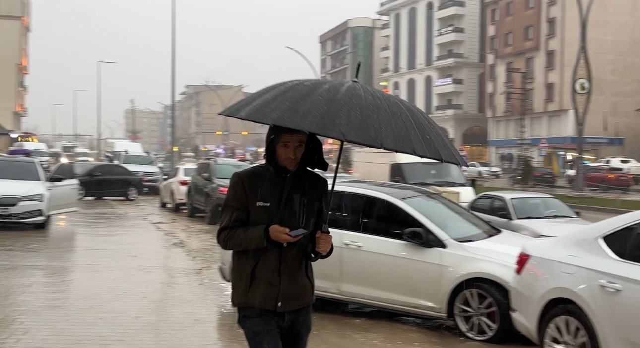 yuksekovada saganak yagis etkili oldu 7 VWTi4C2z