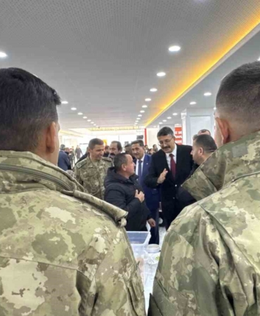 yuksekovada-sehit-aileleri-ve-gaziler-icin-anlamli-gece-H9FNJ1Ju.jpg