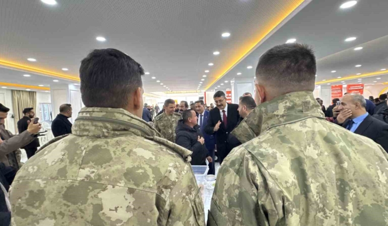 yuksekovada-sehit-aileleri-ve-gaziler-icin-anlamli-gece-H9FNJ1Ju.jpg