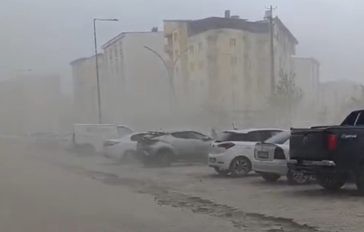 yuksekovada siddetli ruzgar 5