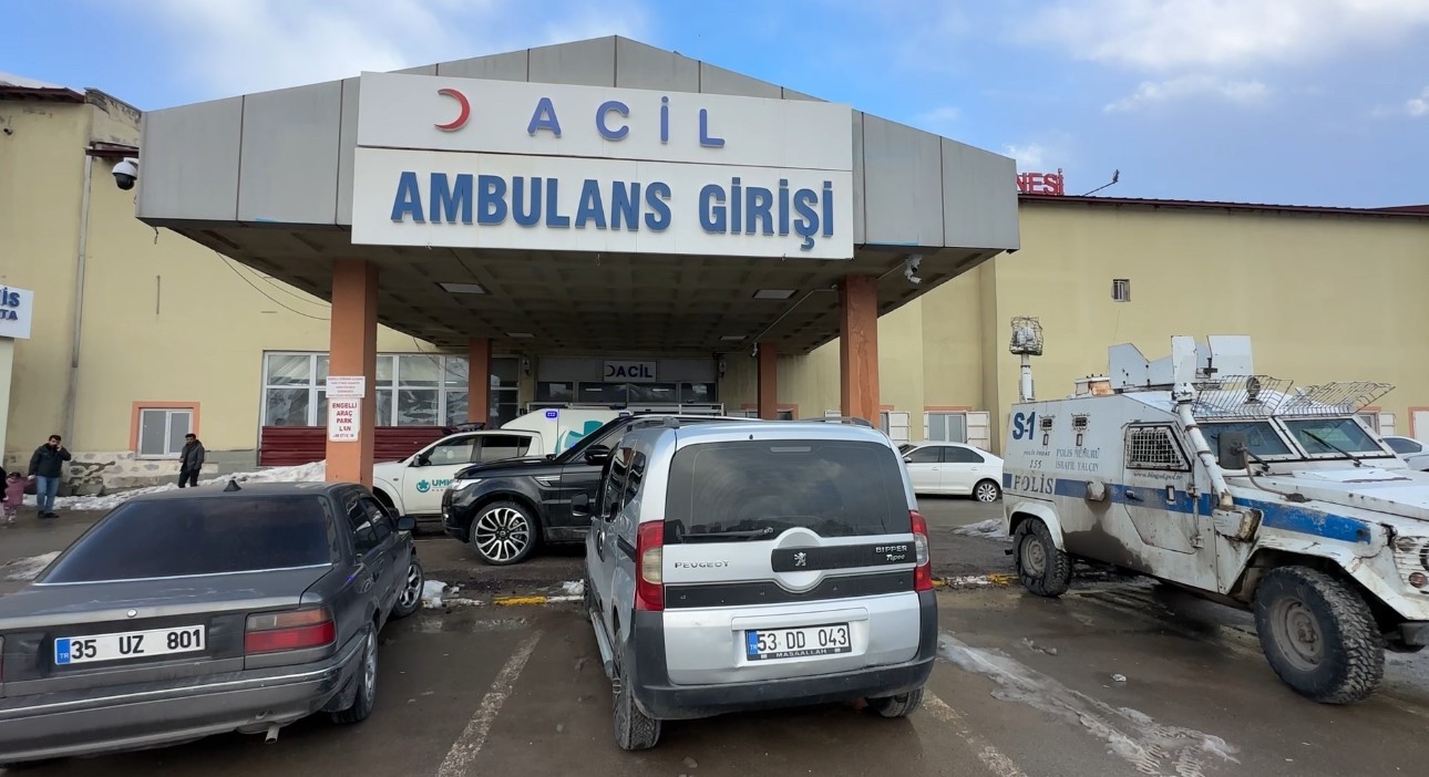 yuksekovada silahli intihar girisimi 1 agir yarali 7 tDTTVfre