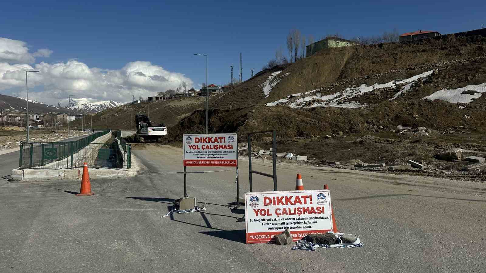 yuksekovada toprak kaymasi pizok yolu 18 gundur kapali 4 mDNAYZLy