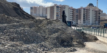 yuksekovada-toprak-kaymasi-pizok-yolu-18-gundur-kapali-WCY86UJm.jpg