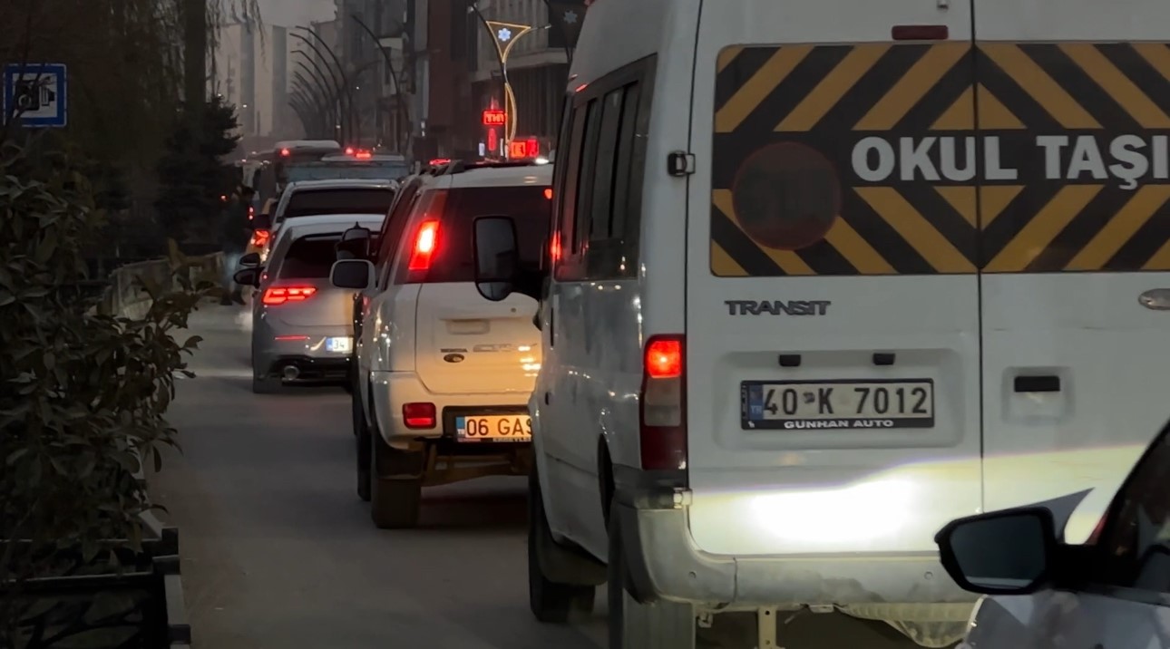 yuksekovada trafik cileye dondu 3 WmKu8iEd