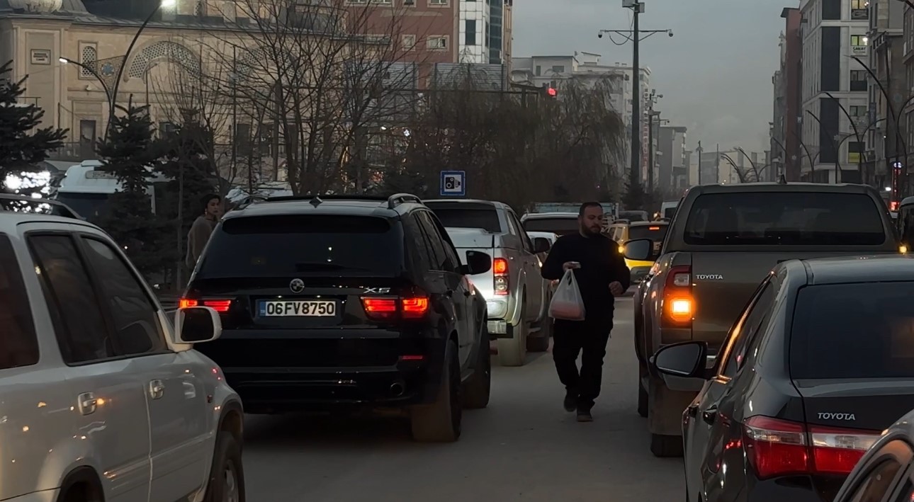 yuksekovada trafik cileye dondu 4 bpAUsGff