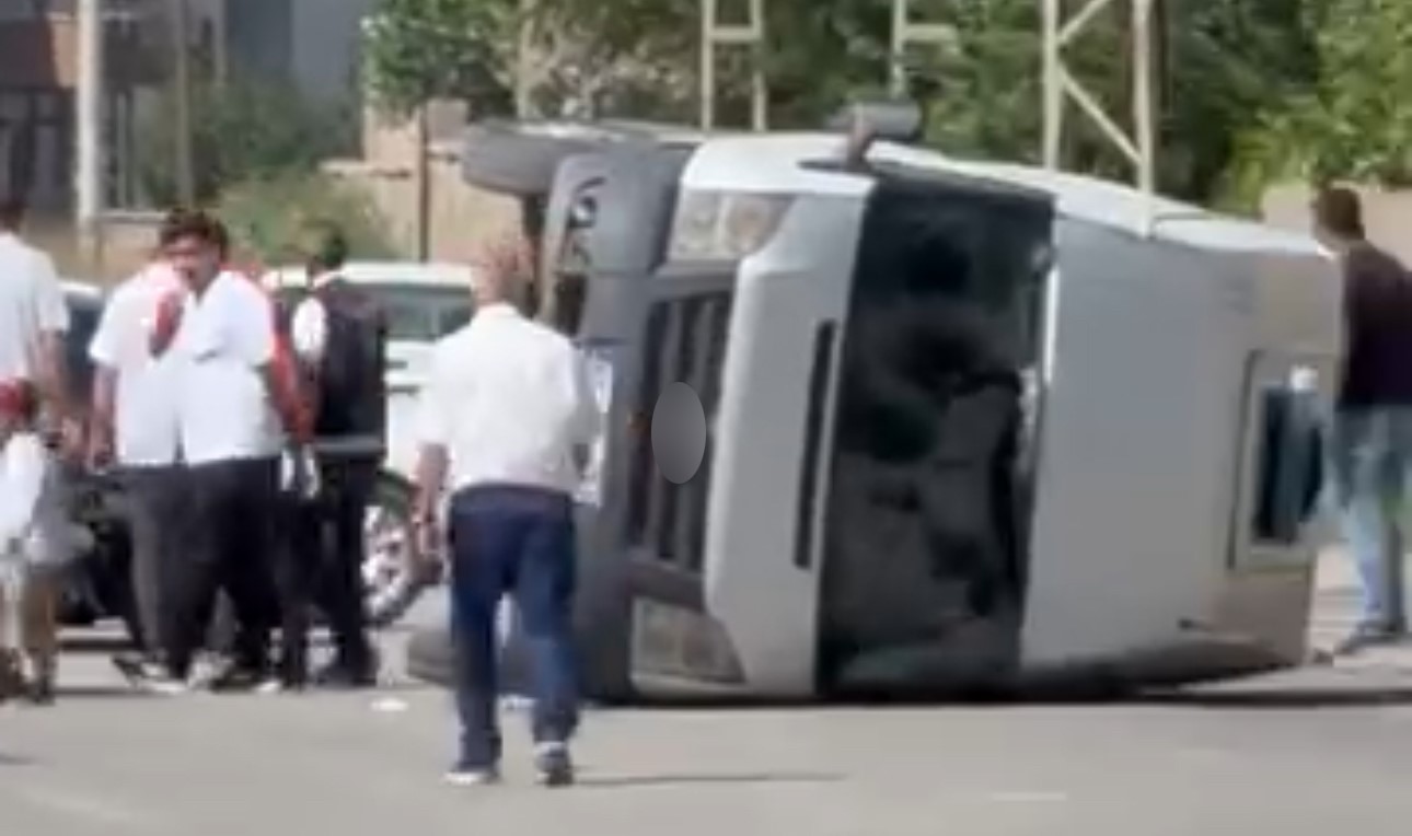 yuksekovada trafik kazasi 3 yarali 1 MJIhvqNU