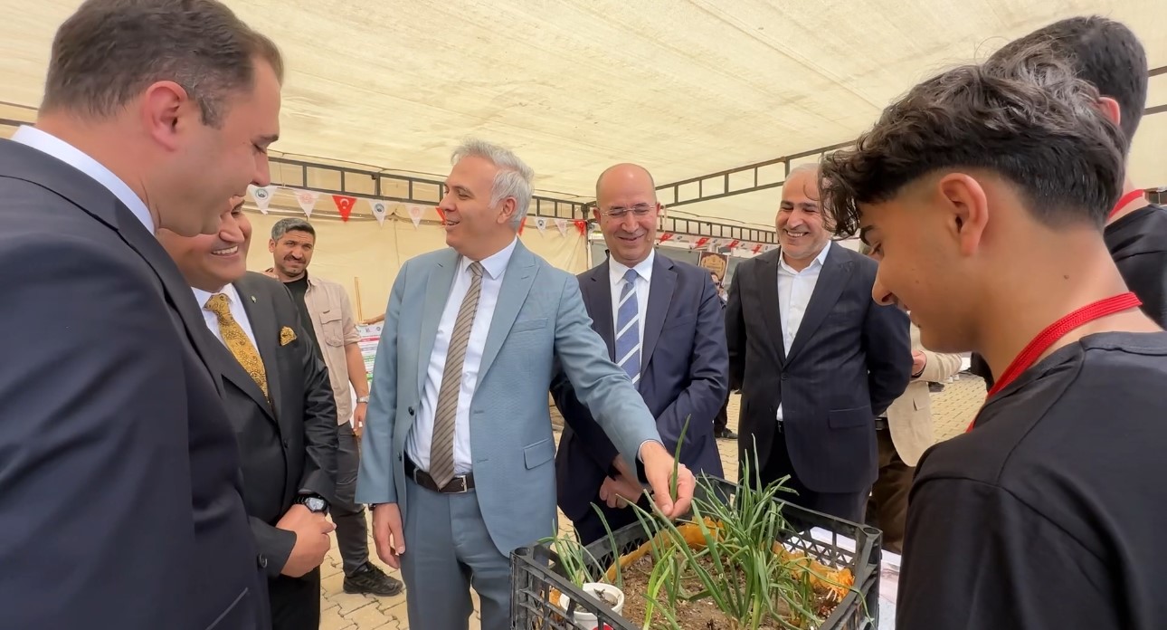 Yüksekova’da TÜBİTAK şenliği: Bilim ve yöresel lezzetler bu fuarda buluştu 8 yuksekovada tubitak senligi bilim ve yoresel lezzetler bu fuarda bulustu 4 Ckdc24ek