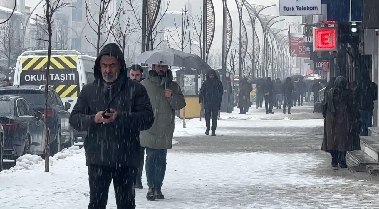 yuksekovada ucak seferlerine kar ve sis engeli 4 Y7Ptgaej