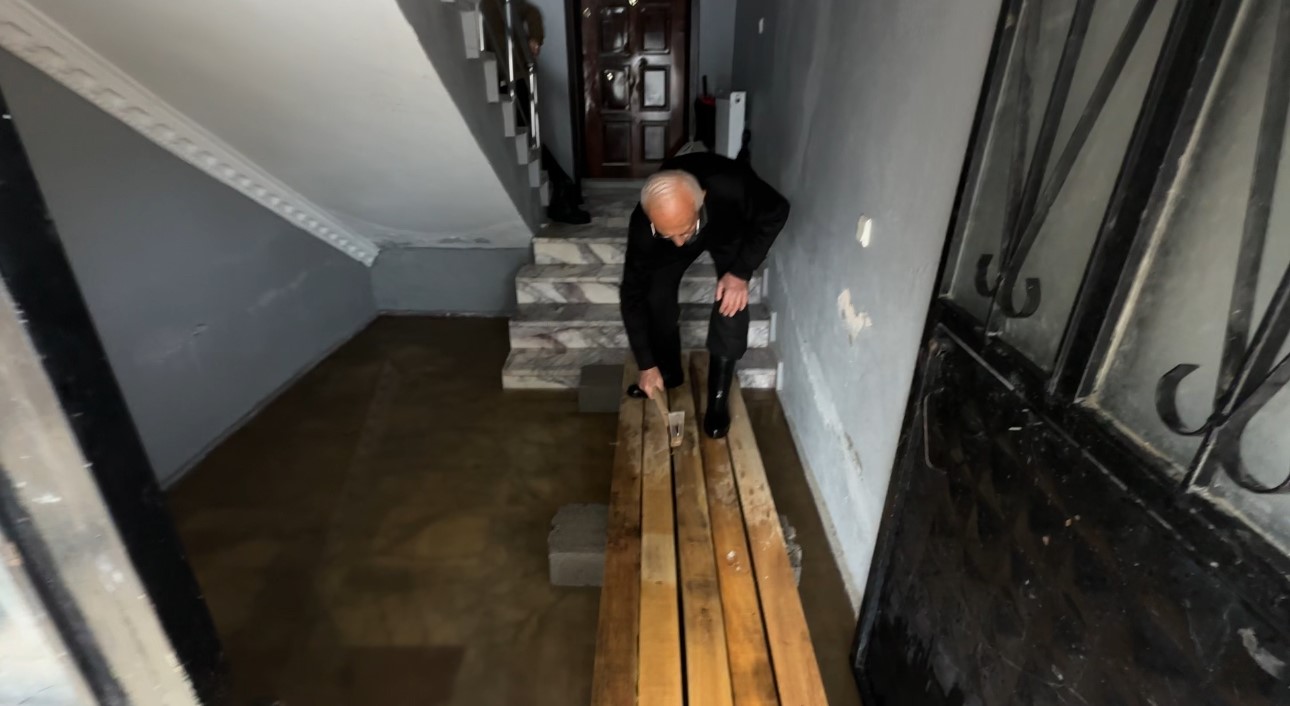 yuksekovada venedik cilesi evlere giris tahtadan koprulerle saglaniyor 13 9K8PF6Lr