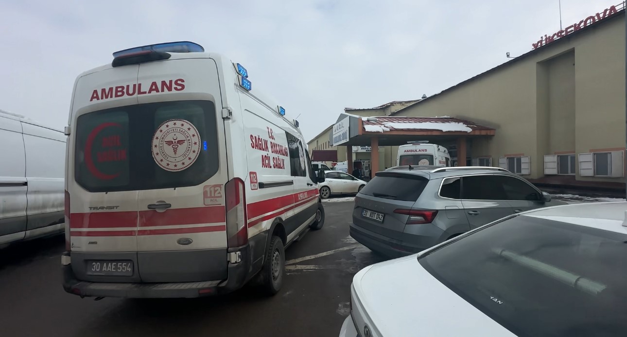 Yüksekova’da Yerli Malı Haftası sonrası gıda zehirlenmesi şüphesi: 40 öğrenci hastanelik oldu 5 yuksekovada yerli mali haftasi sonrasi gida zehirlenmesi suphesi 40 ogrenci hastanelik oldu 1 avDmSYwZ