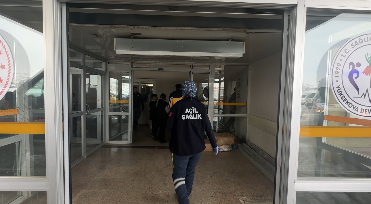 Yüksekova’da Yerli Malı Haftası sonrası gıda zehirlenmesi şüphesi: 40 öğrenci hastanelik oldu 6 yuksekovada yerli mali haftasi sonrasi gida zehirlenmesi suphesi 40 ogrenci hastanelik oldu 2 tKaaSO7U