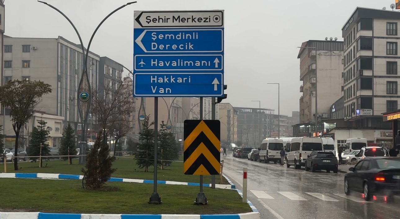 yuksekovada yogun yagislar ucak seferlerini durdurdu 0 EOjLYzLt