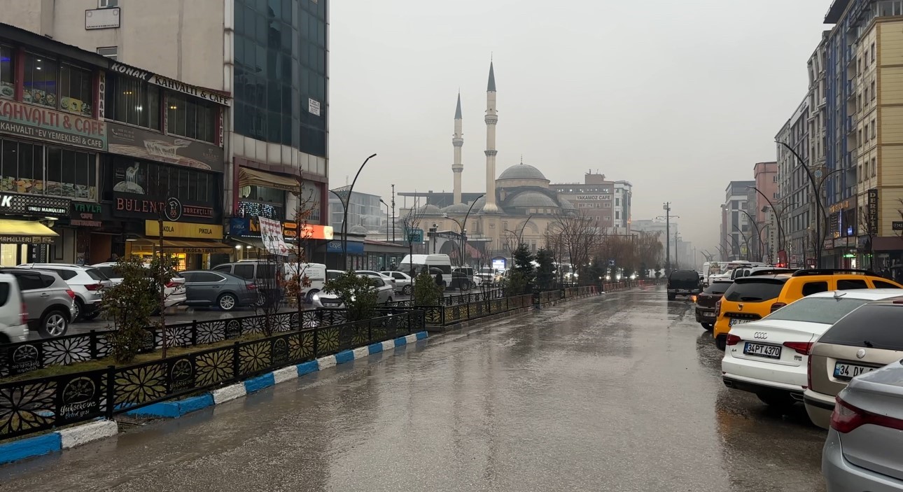 yuksekovada yogun yagislar ucak seferlerini durdurdu 3 j787Kq9u