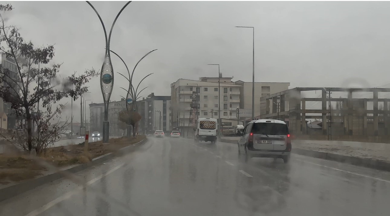 yuksekovada yogun yagislar ucak seferlerini durdurdu 6 i9Wr1rXv