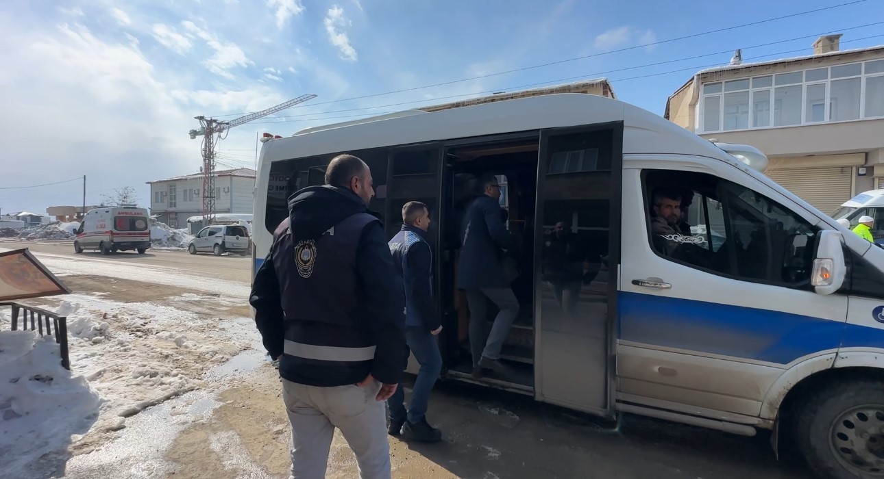 yuksekovada yolcu minibusleri denetlendi 4 93Z3NYZ9