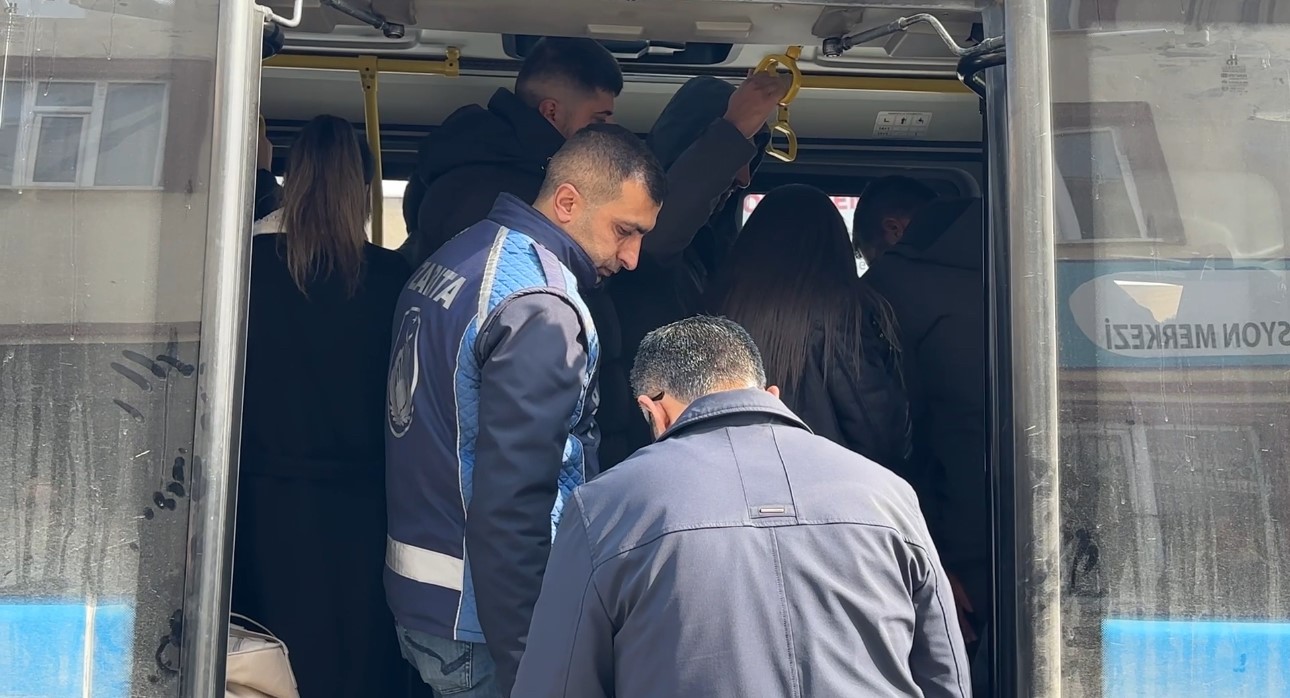 yuksekovada yolcu minibusleri denetlendi 8 L8a53htP