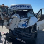 yuksekovada-yolcu-minibusu-ile-kamyon-carpisti-2-olu-3-yarali-3svL17hN.jpg