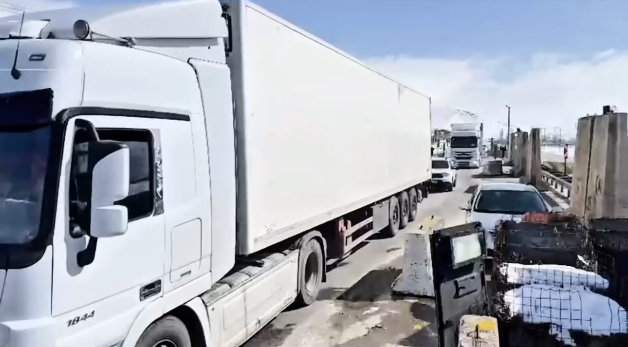 yuksekovada zehir tacirlerine agir darbe 211 kilogram uyusturucu ele gecirildi 1 B4mEYejn