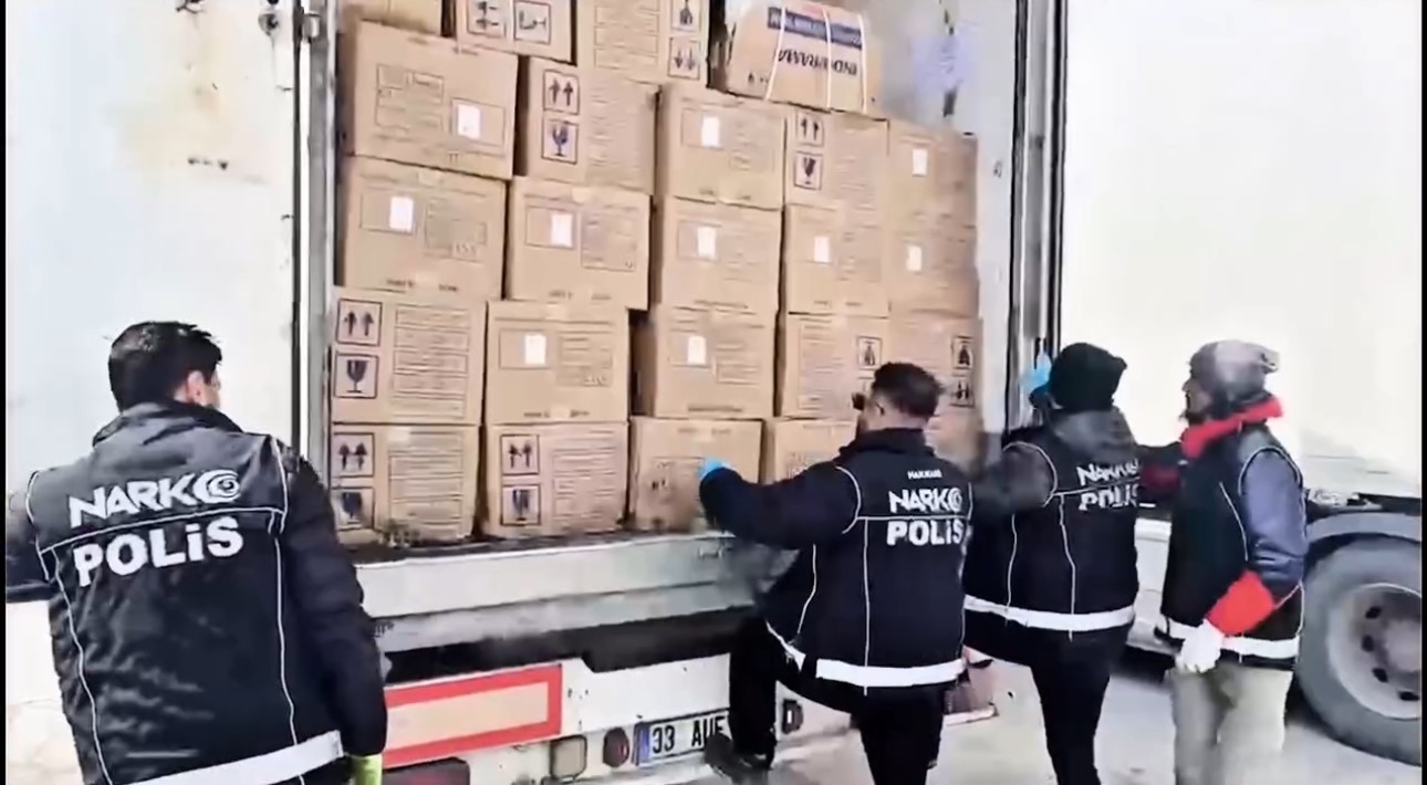 yuksekovada zehir tacirlerine agir darbe 211 kilogram uyusturucu ele gecirildi 7 7tdmOpAq