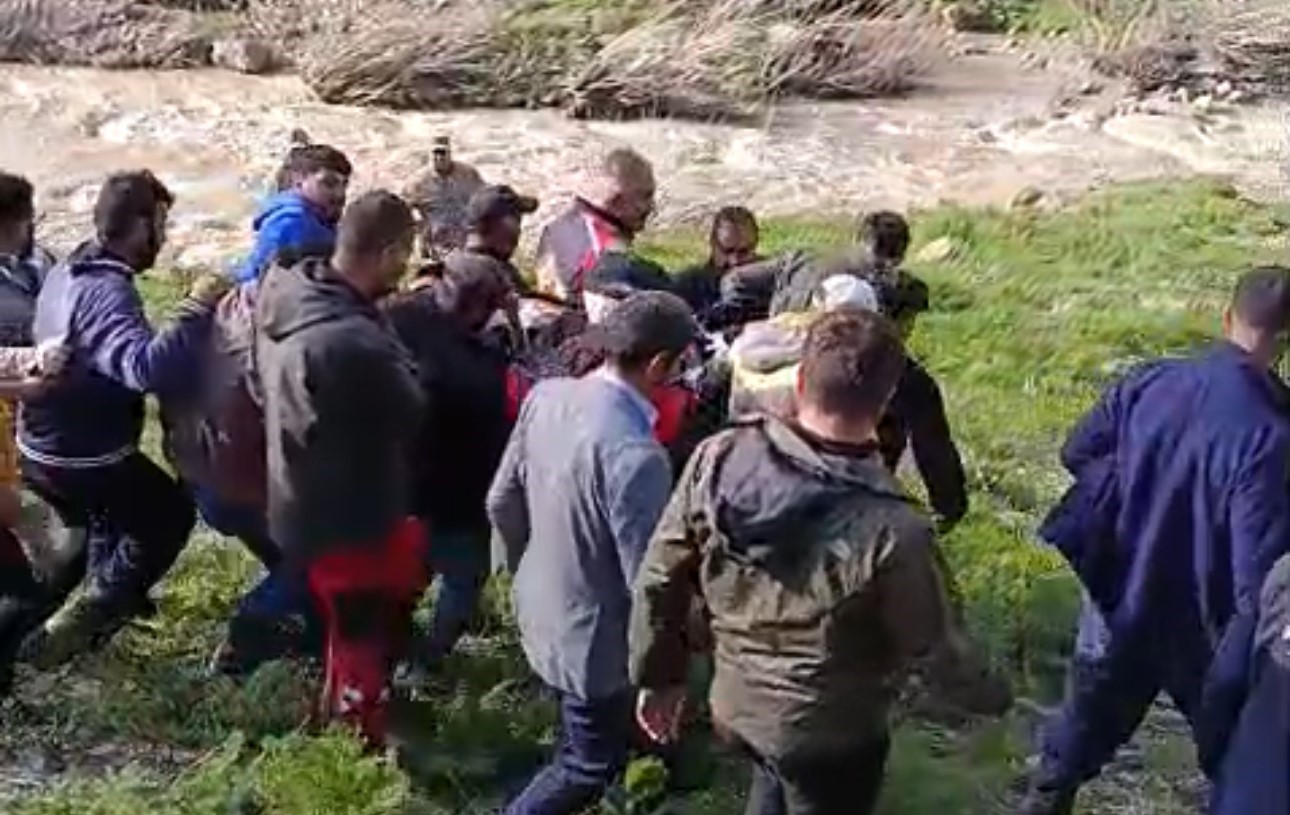 yuksekovadada pancar toplarken kayaliklardan dusen kadin hayatini kaybetti 2 LQa4Ykwl