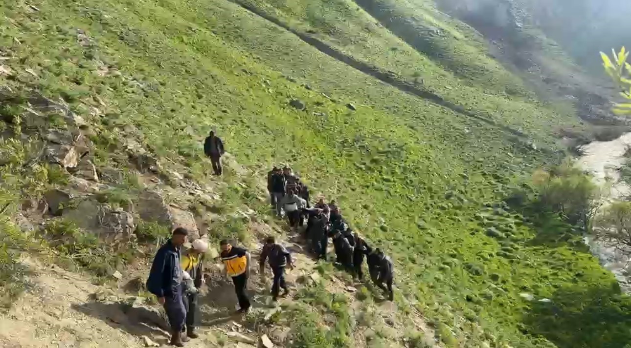 yuksekovadada pancar toplarken kayaliklardan dusen kadin hayatini kaybetti 5 3rPJ9Laa