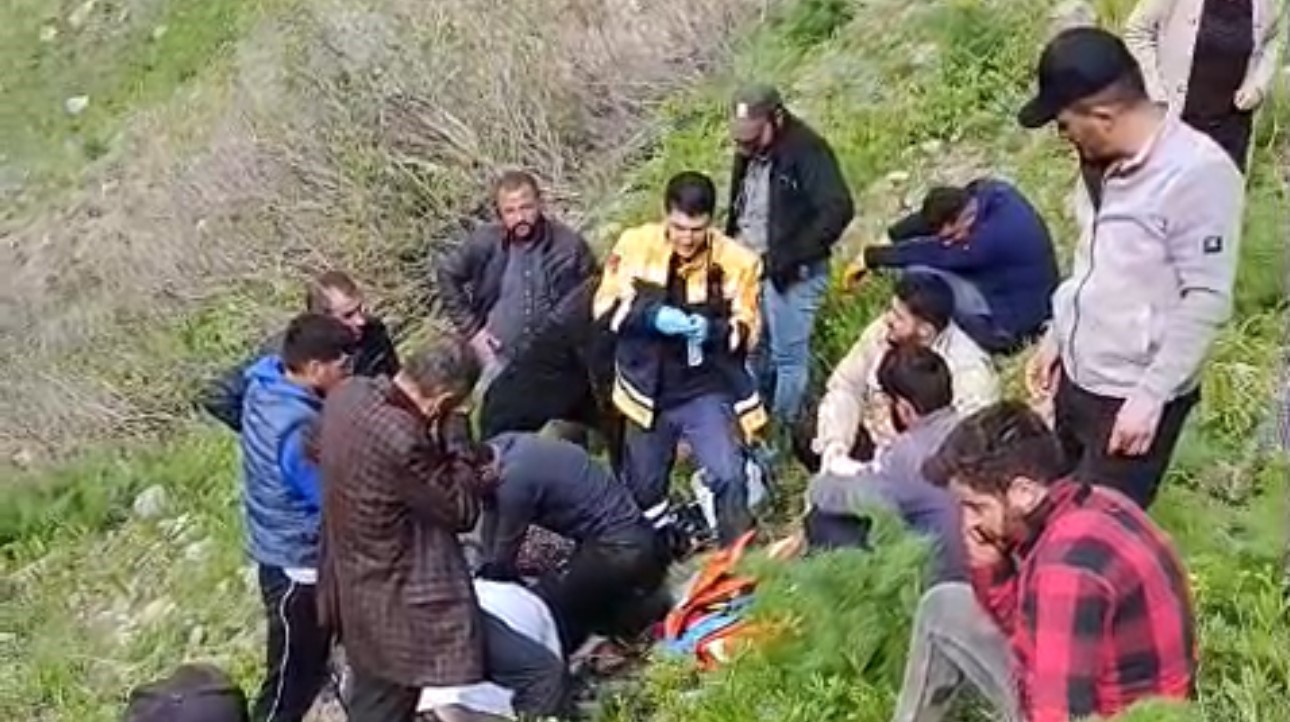 yuksekovadada pancar toplarken kayaliklardan dusen kadin hayatini kaybetti 6 RdlhP2mg