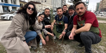 yuksekovali-girisimci-kadin-cevreye-dikkat-cekmek-icin-fidan-dikti-Bzcf6vHj.jpg