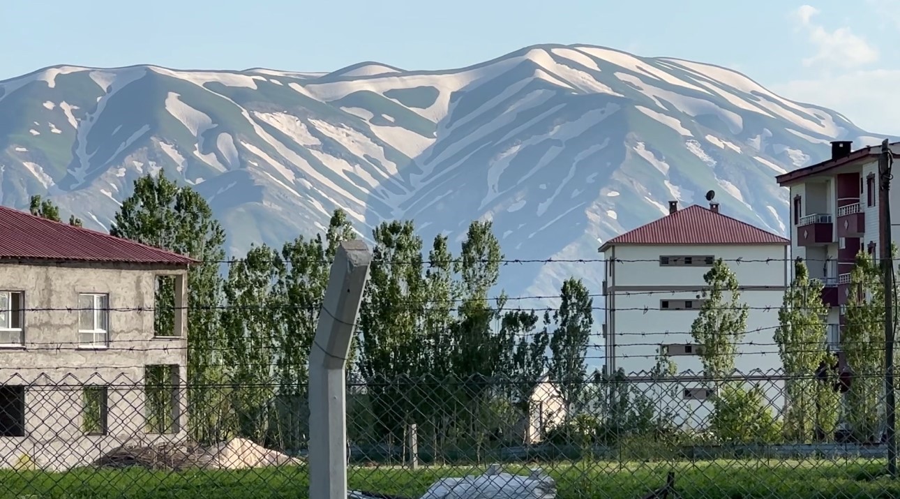 Yüksekova’nın "zebra" görünümlü karlı dağları ilgi görüyor 4 yuksekovanin zebra gorunumlu karli daglari ilgi goruyor 0 jbVLQMwO