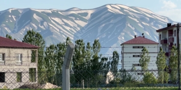 yuksekovanin-zebra-gorunumlu-karli-daglari-ilgi-goruyor-Cj4jbBZz.jpg