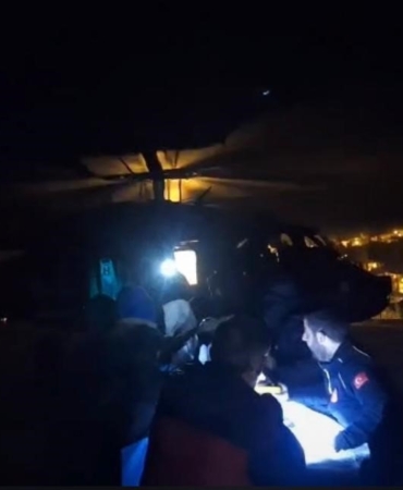 yuksekten-dusen-genc-jandarma-helikopteriyle-kurtarildi-NACpfKMj.jpg