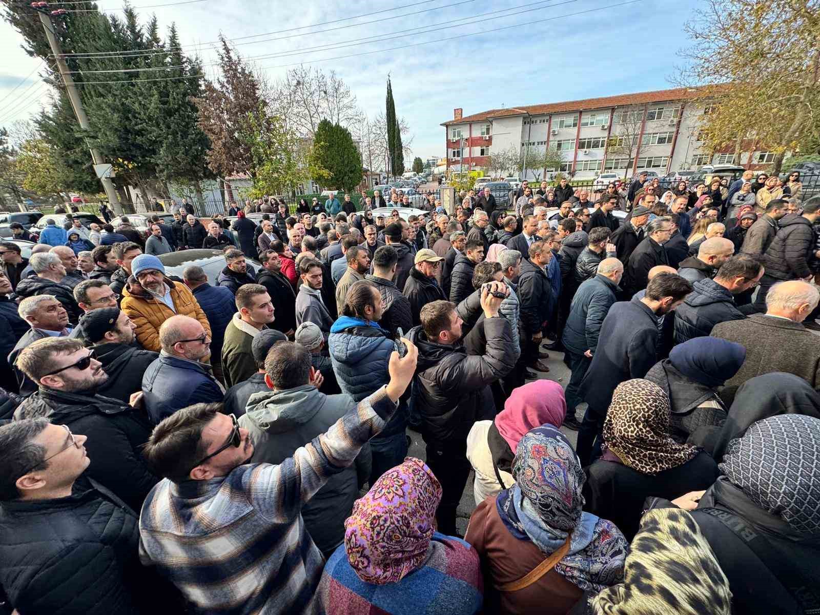 yuksekten duserek olen avukat selda ozkan son yolculuguna ugurlandi 4 ruFjHwDR