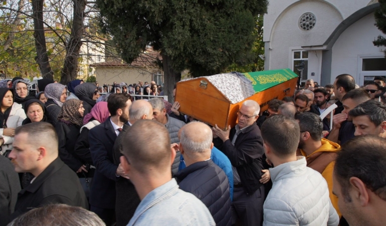 yuksekten-duserek-olen-avukat-selda-ozkan-son-yolculuguna-ugurlandi-rVSh4AXM.jpg