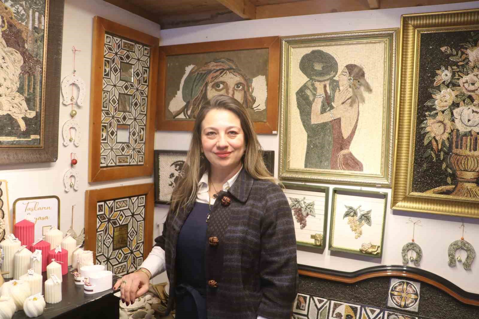 yumurta kabuklariyla baslayan sanat merakinda 30 yildir ilmik ilmik taslari mozaige donusturuyor 4 wt4NfC36