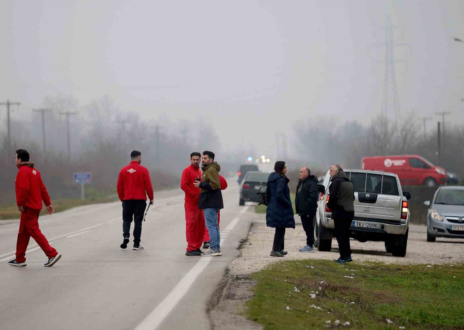 yunanistanda biskuvi fabrikasinda yangin 4 olu 1