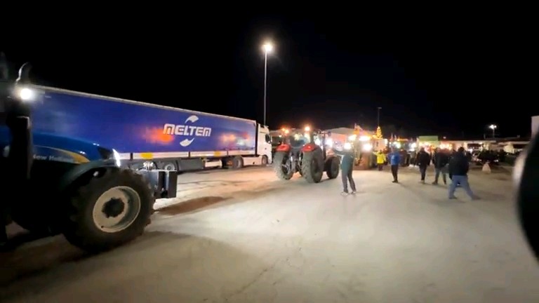 Yunanistan’daki çiftçi eylemi İpsala Sınır Kapısı’nı kapattı 5 yunanistandaki ciftci eylemi ipsala sinir kapisini kapatti 1 k7UjZP9O