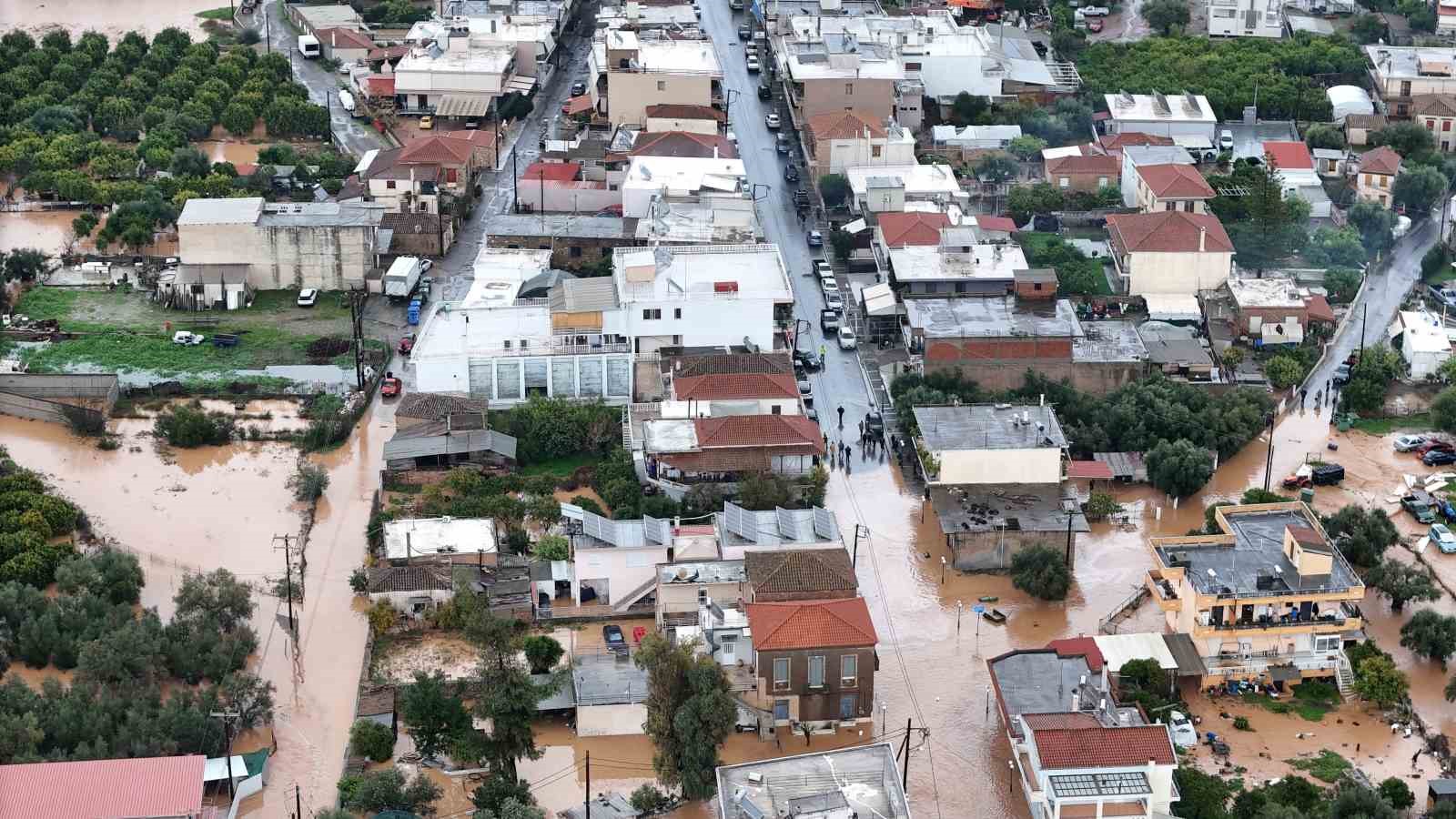 Yunanistan’ı Byron Fırtınası vurdu 7 yunanistani byron firtinasi vurdu 3 YkEIc7jO