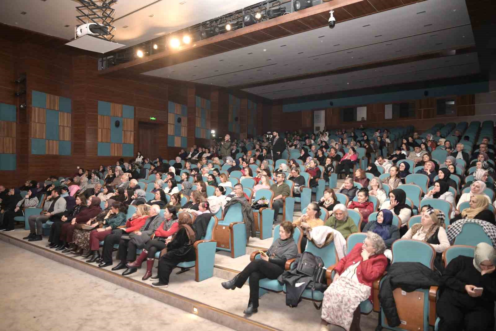 yunus emre esenyurtta ilahiler ve siirlerle anildi 0 7X5Ta5AU