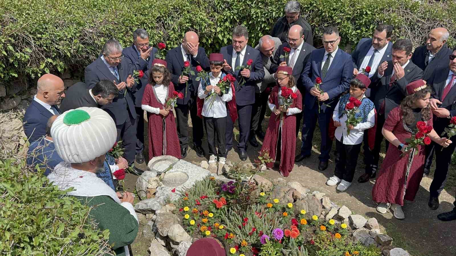 Yunus Emre vefatının 705’nci yılında anıldı 4 yunus emre vefatinin 705nci yilinda anildi 0 tgYTu2O4