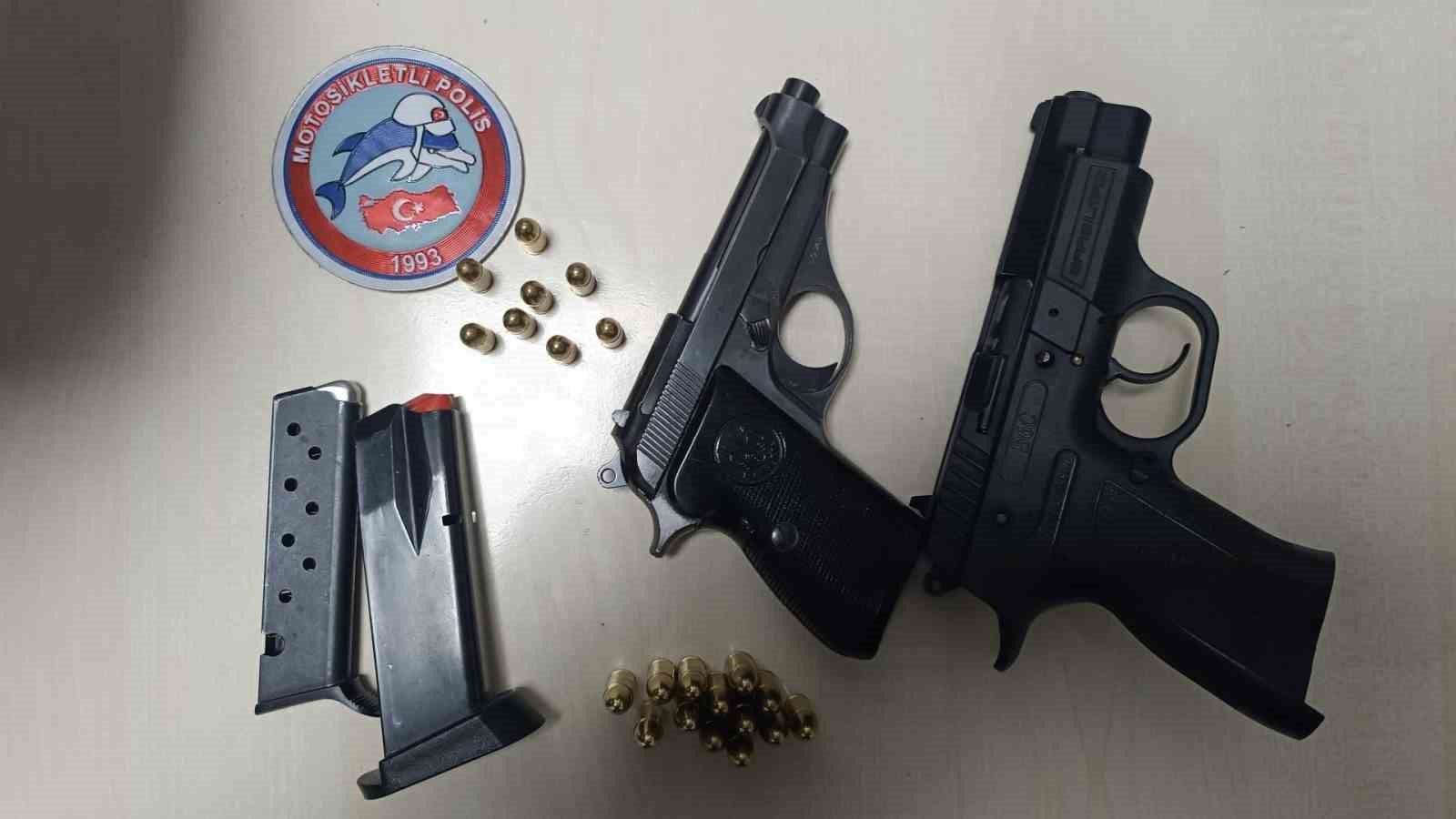 yunus polisleri ruhsatsiz silah ele gecirdi 0 NgejF14p