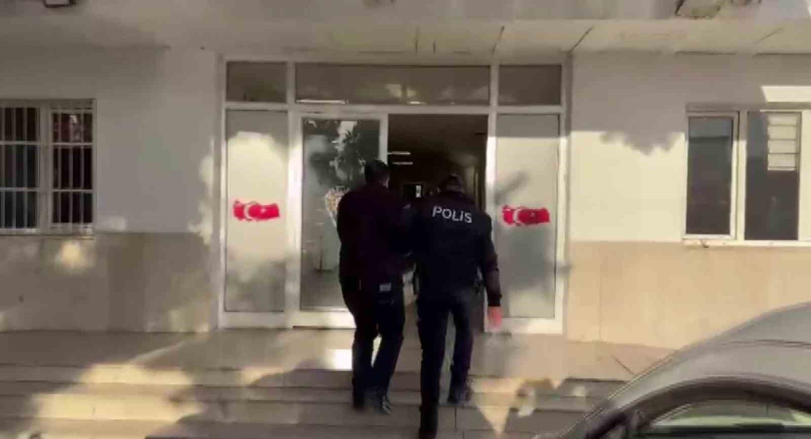 yuregirde 3 firari hukumlu gezerken yakalandi 1 4WfHUelh