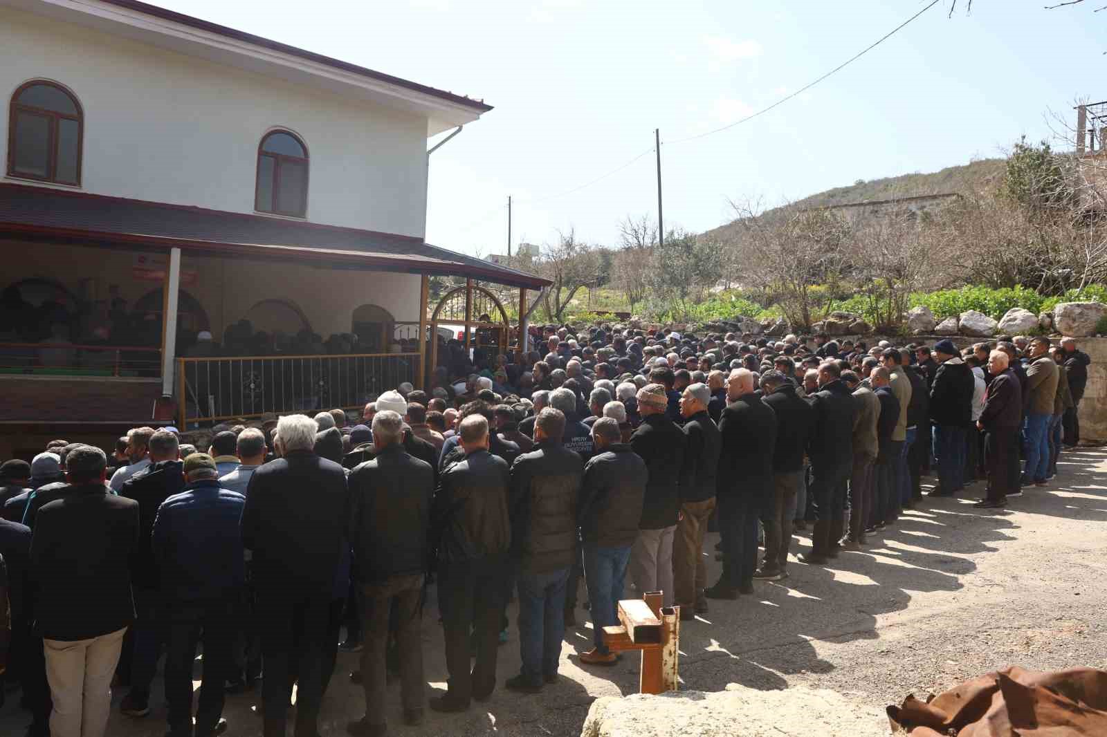 yurek burkan kazada hamile kadini 5 ay once evlendigi esinden olum ayirdi 2 eu6GqLHB