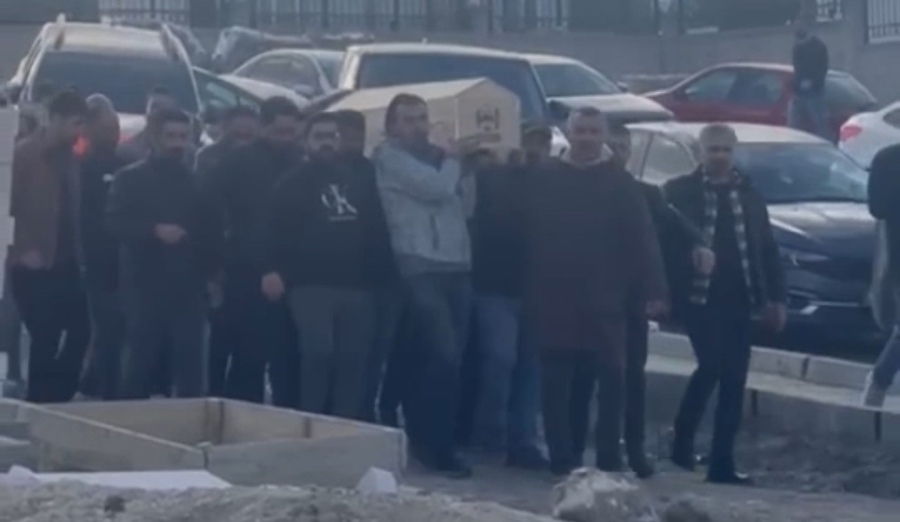 Yurt binasından düşerek hayatını kaybeden üniversite öğrencisi İstanbul’da toprağa verildi 4 yurt binasindan duserek hayatini kaybeden universite ogrencisi istanbulda topraga verildi 0 qSJL71FX
