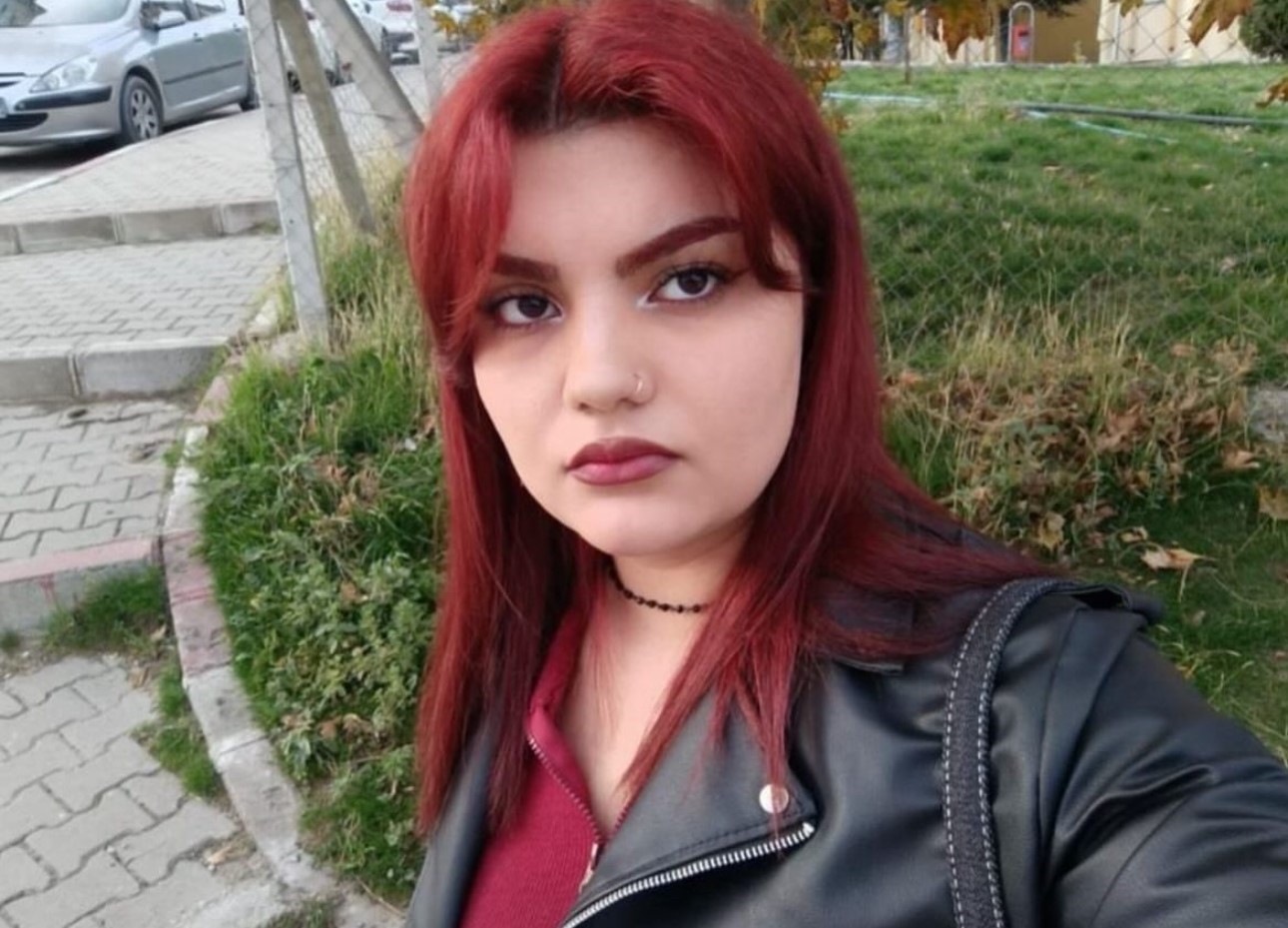 Yurt binasından düşerek hayatını kaybeden üniversite öğrencisi İstanbul’da toprağa verildi 11 yurt binasindan duserek hayatini kaybeden universite ogrencisi istanbulda topraga verildi 7 qfguqlw6