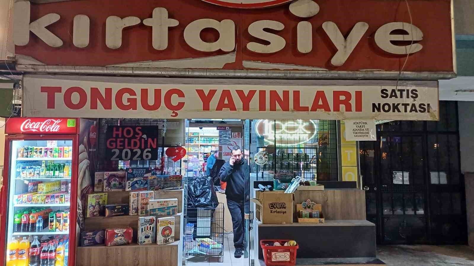 yurt disinda olan katarlinin dairesini basan su 6 esnafi magdur etti 2 5DD4STEC