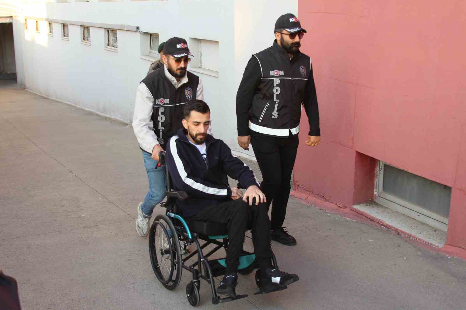 Yurtdışına kaçacaklardı: ‘Bayğaralar’ çetesinin firarileri ve onlara yardım eden 7 şüpheli tutuklandı 8 yurtdisina kacacaklardi baygaralar cetesinin firarileri ve onlara yardim eden 7 supheli tutuklandi 4