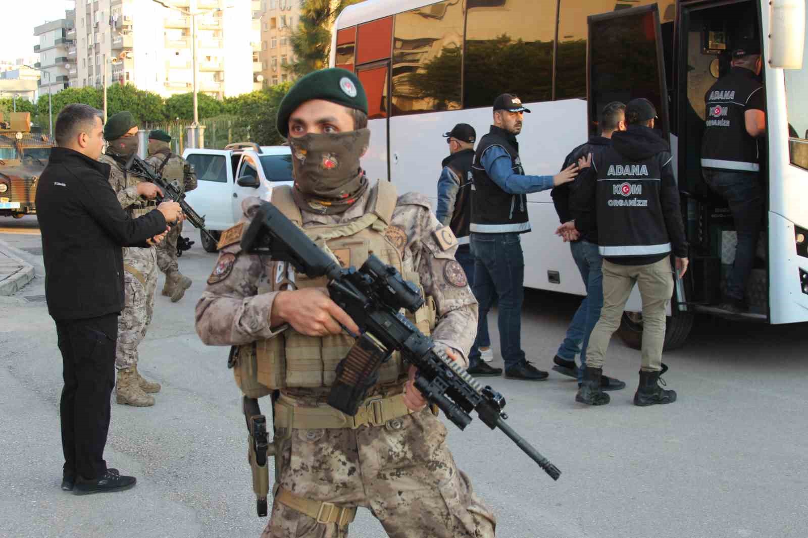 Yurtdışına kaçacaklardı: ‘Bayğaralar’ çetesinin firarileri ve onlara yardım eden 7 şüpheli tutuklandı 9 yurtdisina kacacaklardi baygaralar cetesinin firarileri ve onlara yardim eden 7 supheli tutuklandi 5 4NbRKrh8