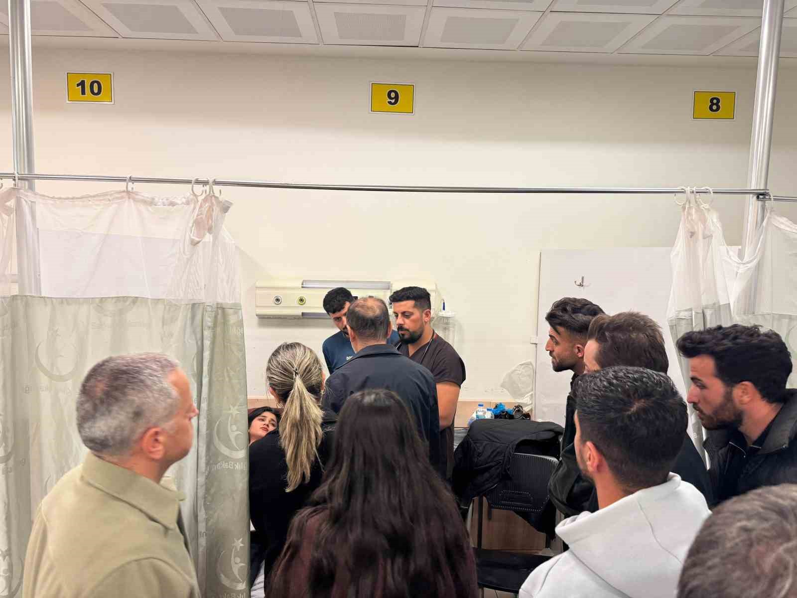 Yurtta kalan öğrenciler zehirlenme şüphesiyle hastaneye kaldırıldı 4 yurtta kalan ogrenciler zehirlenme suphesiyle hastaneye kaldirildi 0 iBTl6QaS