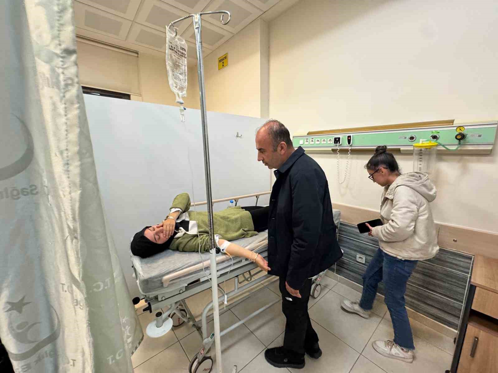 Yurtta kalan öğrenciler zehirlenme şüphesiyle hastaneye kaldırıldı 5 yurtta kalan ogrenciler zehirlenme suphesiyle hastaneye kaldirildi 1 8PDVEAZ1